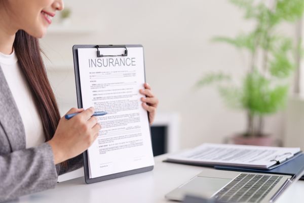 How insurance companies make money